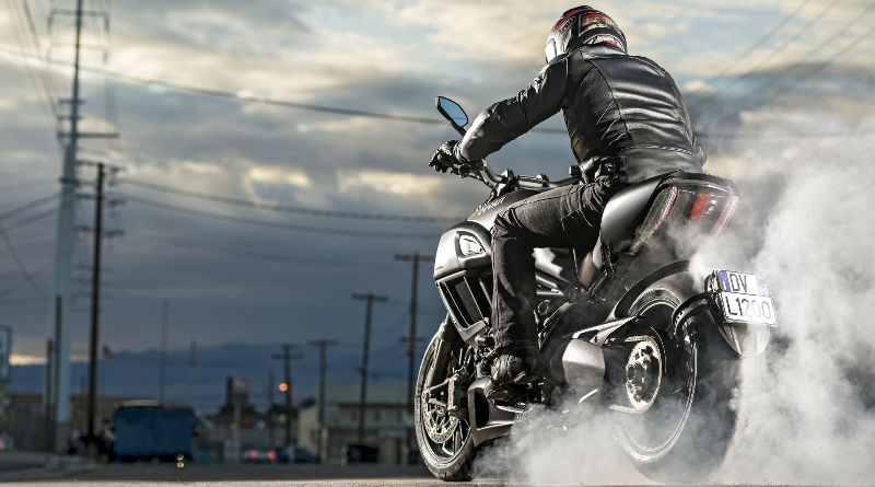 Guía Definitiva: 6 Consejos Esenciales para Elegir el Mono de Moto Perfecto en 2026 Guía Definitiva: 6 Consejos Esenciales para Elegir el Mono de Moto Perfecto en 2026