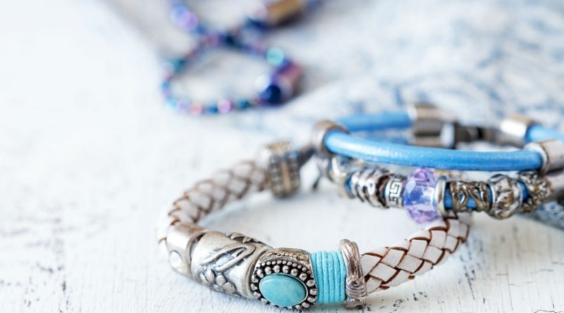 Claro, aquí tienes un título optimizado para SEO: «Descubre las Últimas Tendencias en Bisutería: Estilos y Diseños Imprescindibles para Lucir en Cualquier Ocasión» Claro, aquí tienes un título optimizado para SEO: «Descubre las Últimas Tendencias en Bisutería: Estilos y Diseños Imprescindibles para Lucir en Cualquier Ocasión»